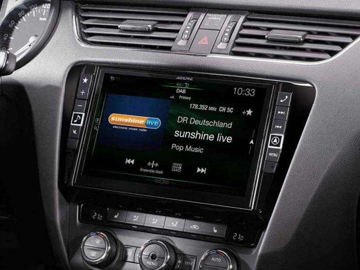 Штатное головное устройство Alpine X901D-OC3